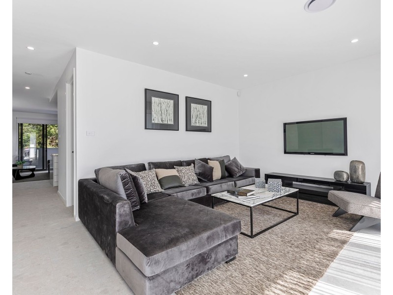 2/2 Dolphin Point Road, Burrill Lake NSW 2539
