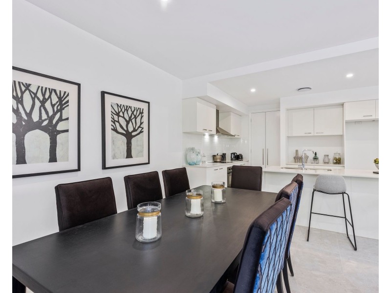 2/2 Dolphin Point Road, Burrill Lake NSW 2539