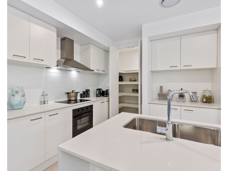 2/2 Dolphin Point Road, Burrill Lake NSW 2539