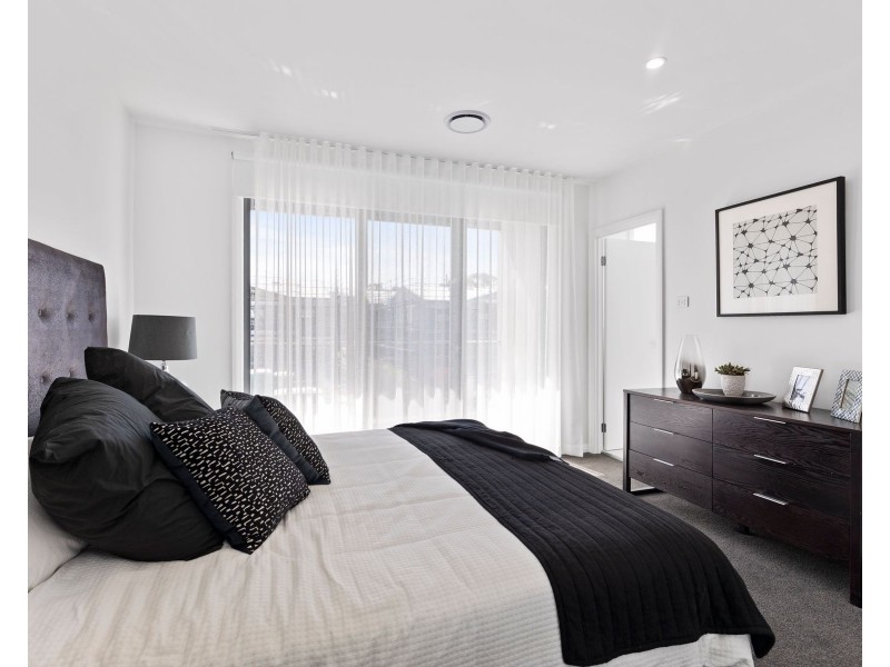 2/2 Dolphin Point Road, Burrill Lake NSW 2539