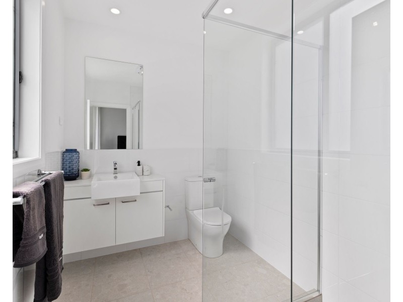 2/2 Dolphin Point Road, Burrill Lake NSW 2539