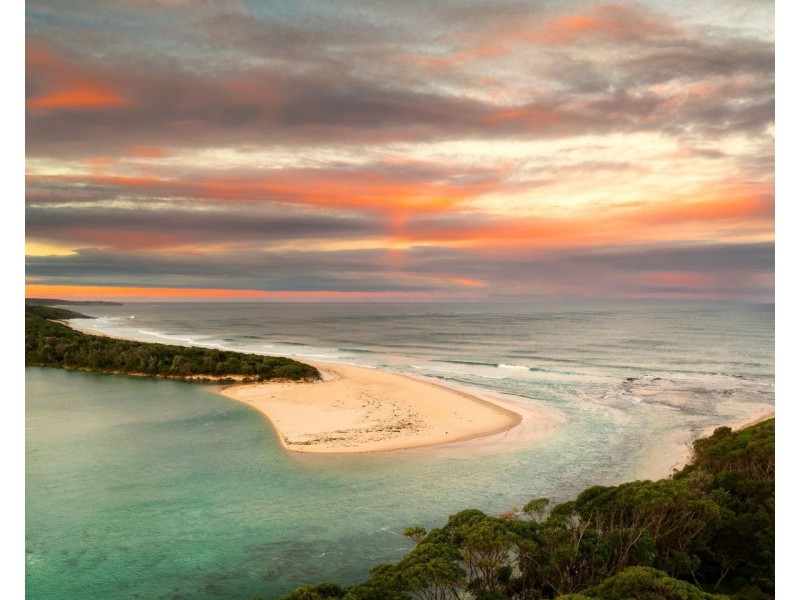 2/2 Dolphin Point Road, Burrill Lake NSW 2539