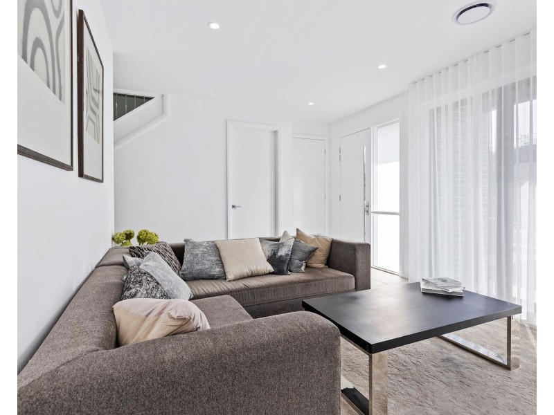 3/2 Dolphin Point Road, Burrill Lake NSW 2539