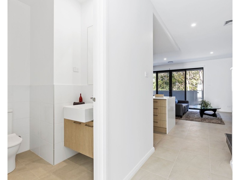 3/2 Dolphin Point Road, Burrill Lake NSW 2539