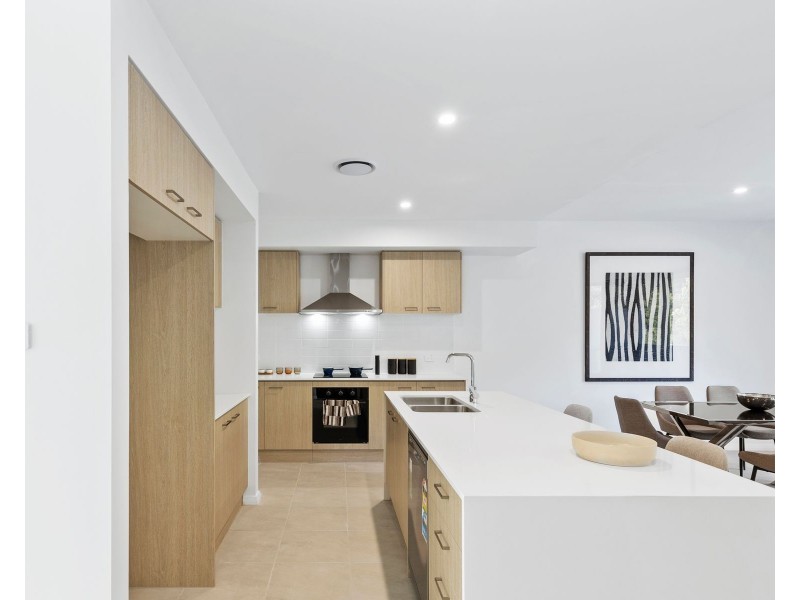 3/2 Dolphin Point Road, Burrill Lake NSW 2539