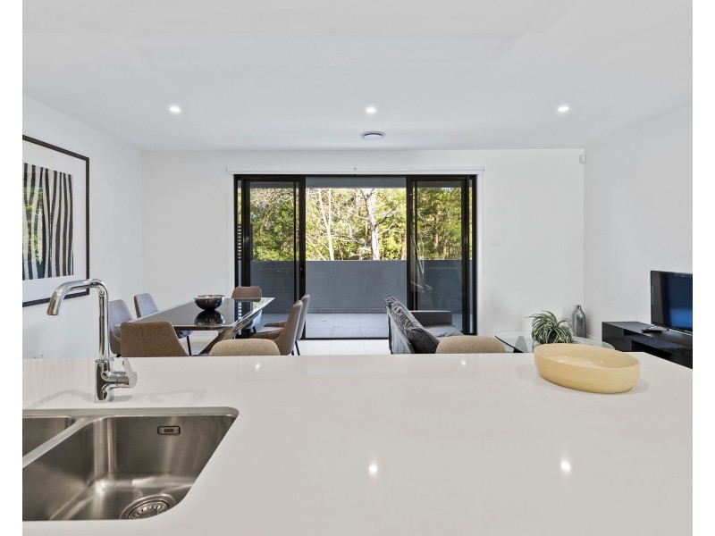 3/2 Dolphin Point Road, Burrill Lake NSW 2539