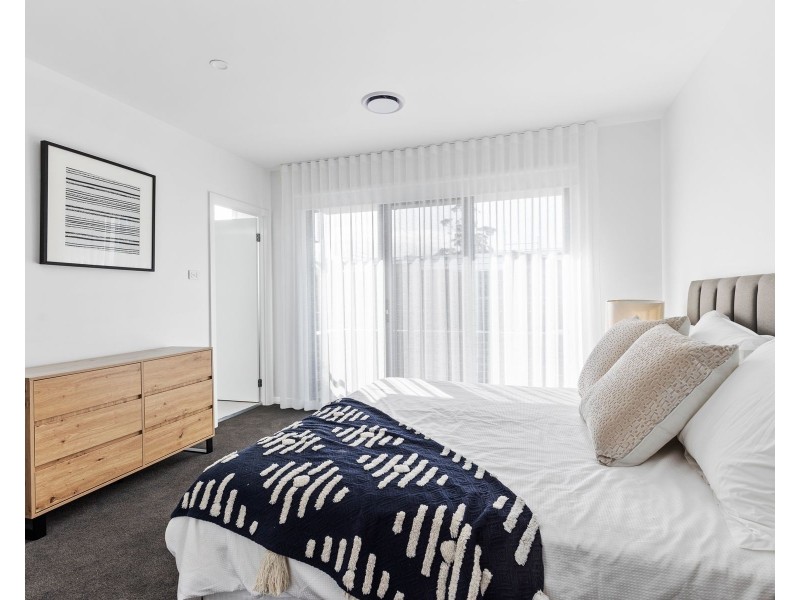 3/2 Dolphin Point Road, Burrill Lake NSW 2539