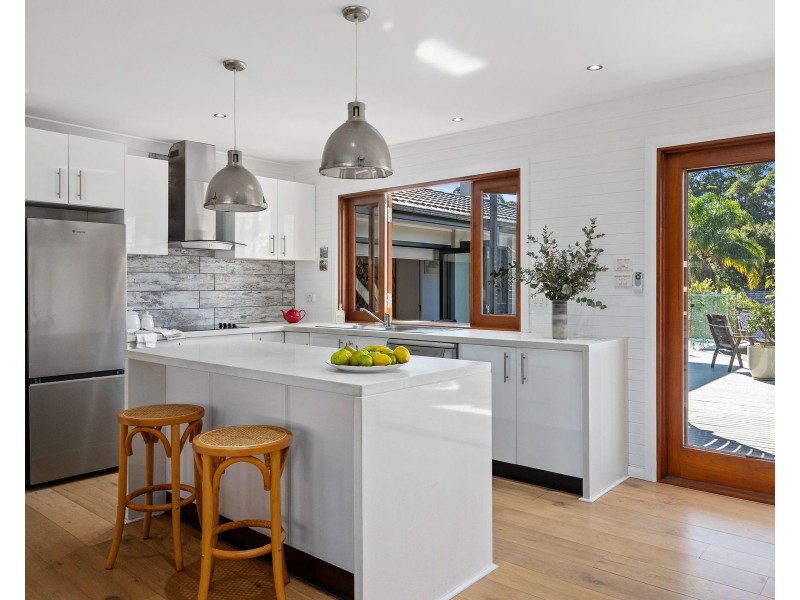 76 Tallwood Avenue, Mollymook Beach NSW 2539