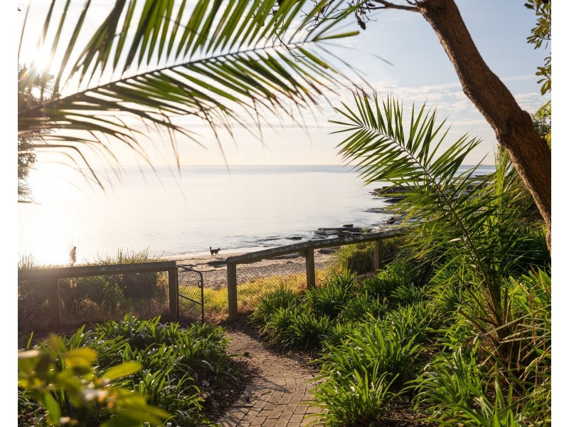 15 Shipton Crescent, Mollymook NSW 2539