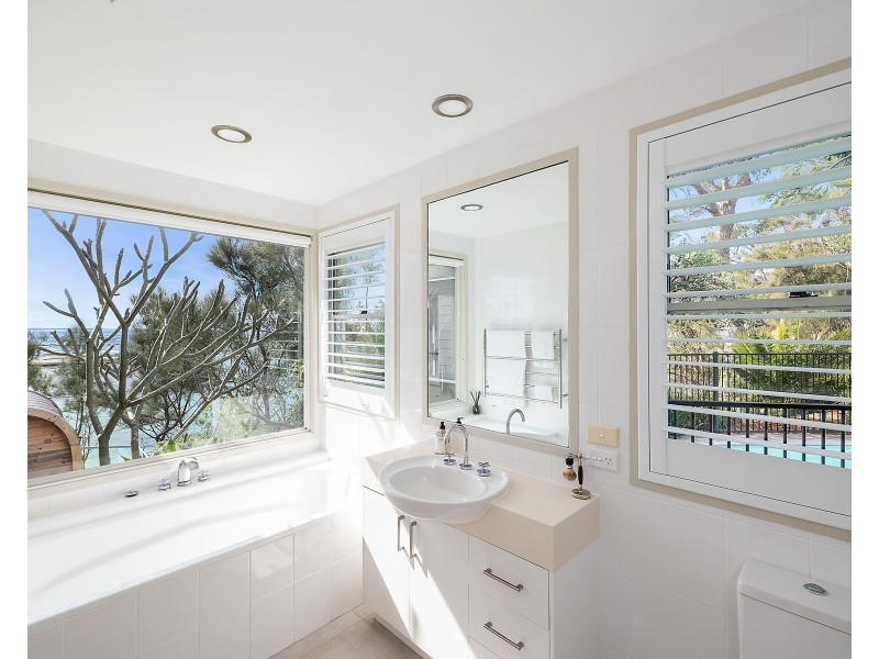 15 Shipton Crescent, Mollymook NSW 2539