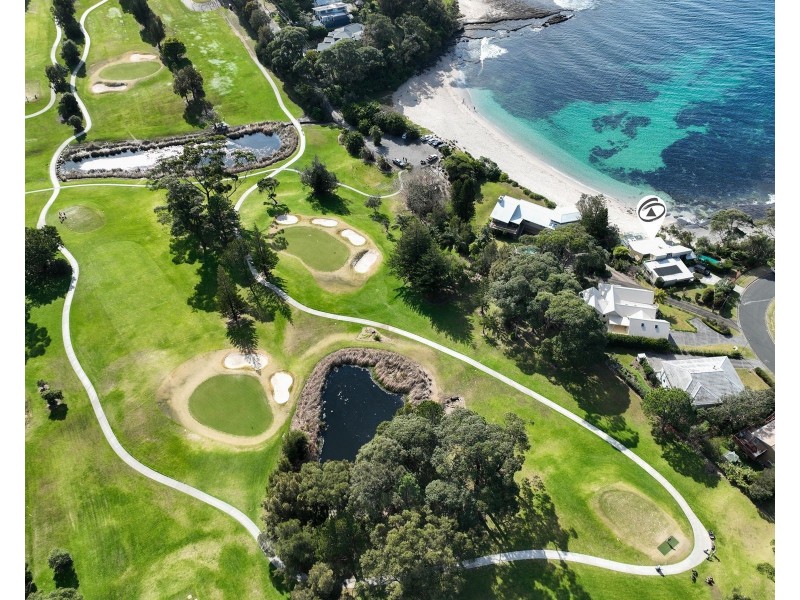 15 Shipton Crescent, Mollymook NSW 2539