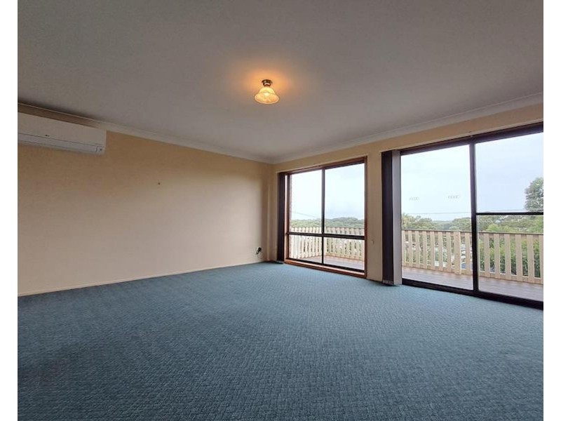 33 Canberra Crescent, Burrill Lake NSW 2539