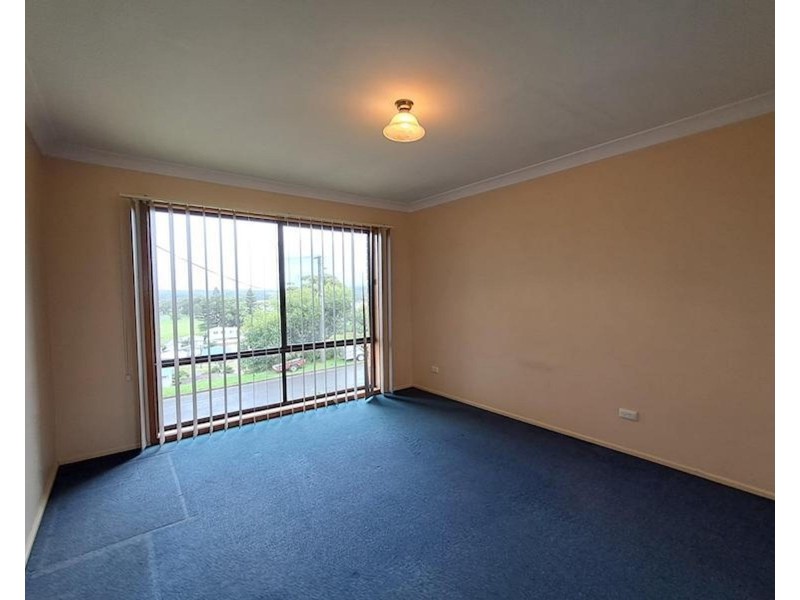 33 Canberra Crescent, Burrill Lake NSW 2539