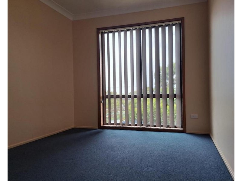 33 Canberra Crescent, Burrill Lake NSW 2539