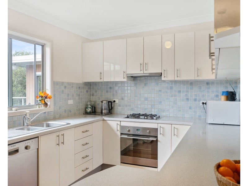 86 Carroll Avenue, Mollymook Beach NSW 2539
