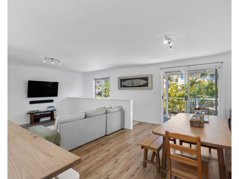 18 Gemini Way, Narrawallee NSW 2539