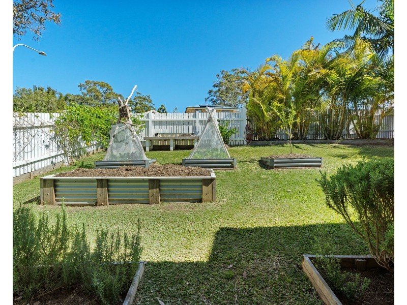 18 Gemini Way, Narrawallee NSW 2539