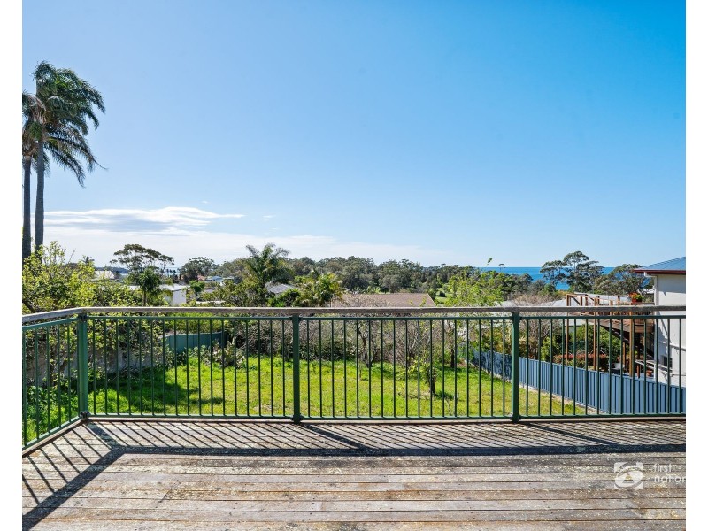 14 Princes Highway, Mollymook NSW 2539