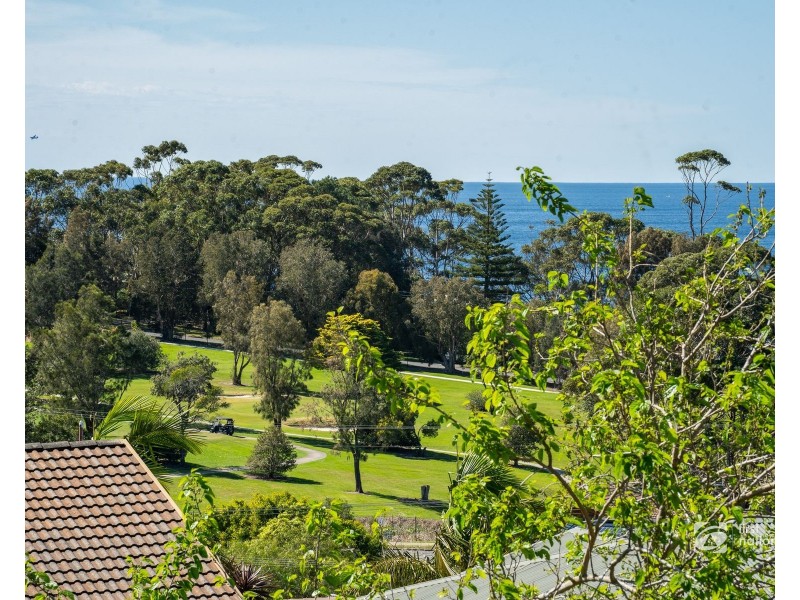 14 Princes Highway, Mollymook NSW 2539