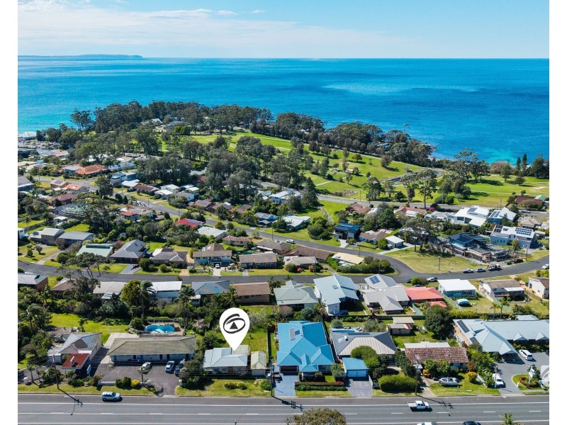 14 Princes Highway, Mollymook NSW 2539