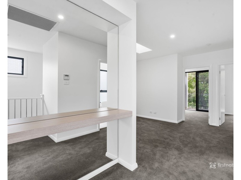 5/2 Dolphin Point Road, Burrill Lake NSW 2539