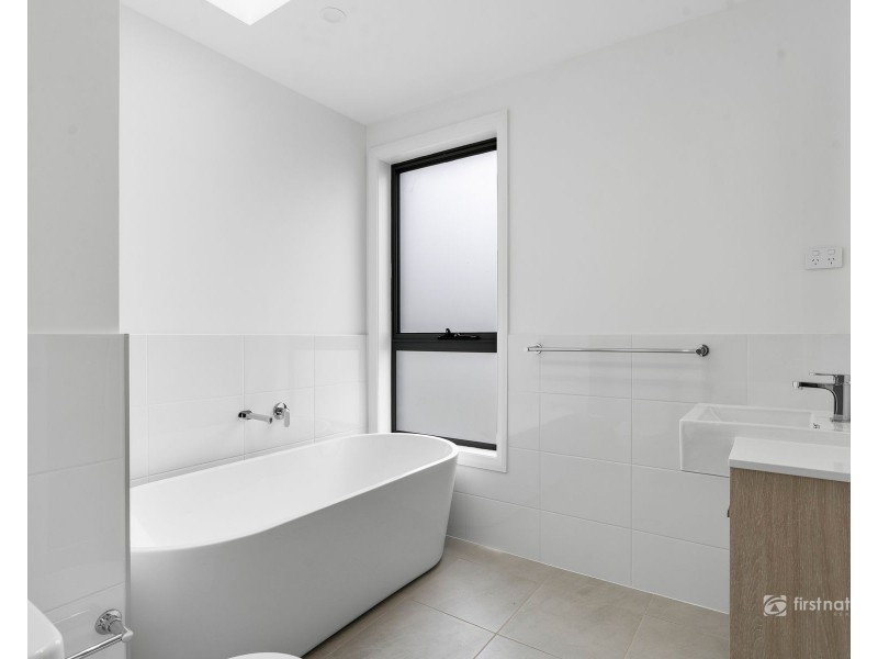 5/2 Dolphin Point Road, Burrill Lake NSW 2539