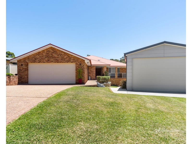 36 Mison Circuit, Mollymook Beach NSW 2539