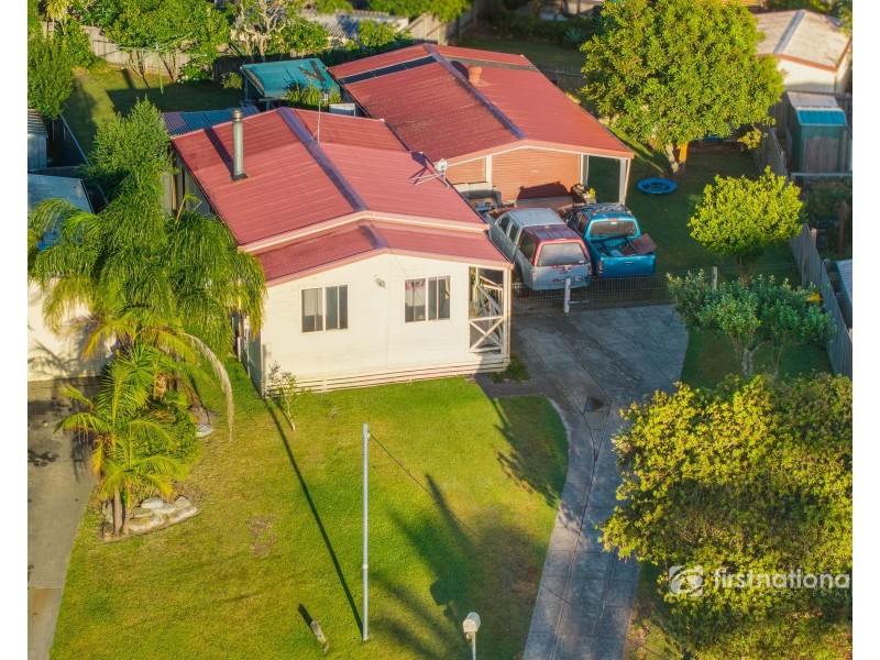 35 TORQUAY DRIVE, Lake Tabourie NSW 2539