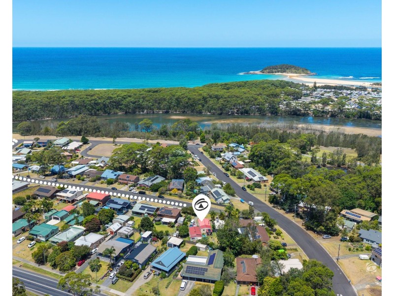35 TORQUAY DRIVE, Lake Tabourie NSW 2539