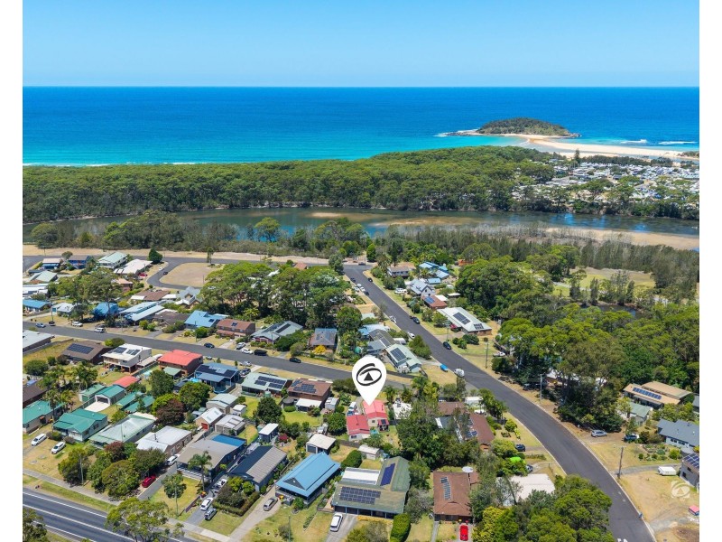 35 TORQUAY DRIVE, Lake Tabourie NSW 2539