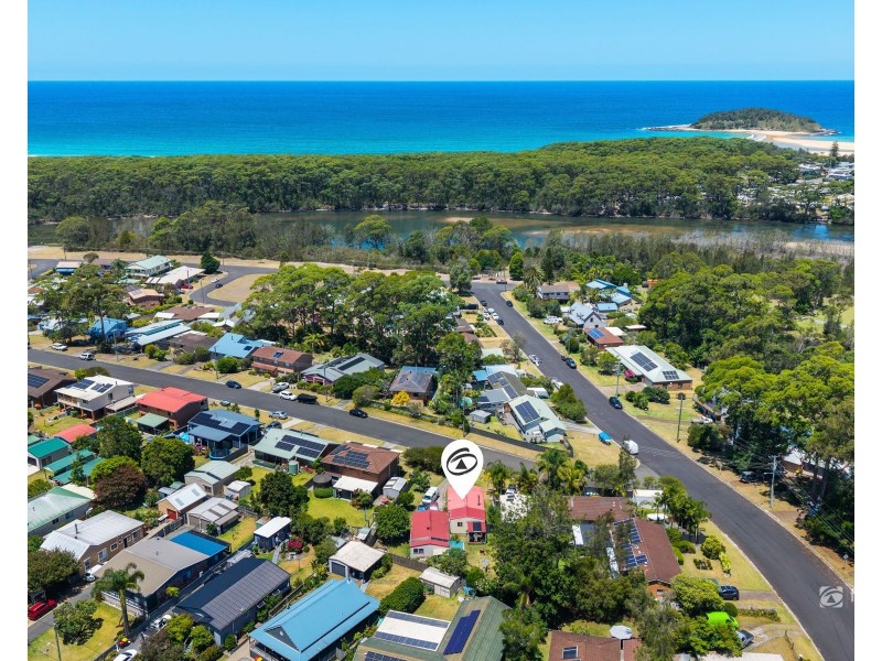 35 TORQUAY DRIVE, Lake Tabourie NSW 2539