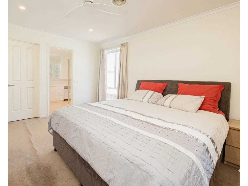 32 Frederick Street, Caulfield South VIC 3162