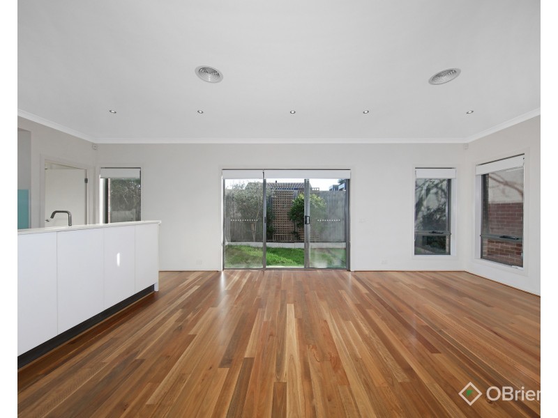 2/7 Prince Edward Avenue, Mckinnon VIC 3204