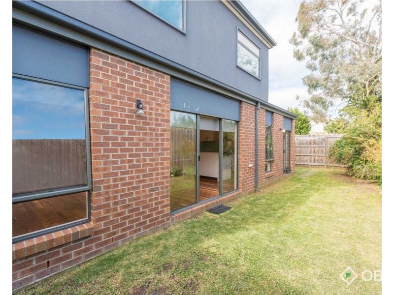 2/7 Prince Edward Avenue, Mckinnon VIC 3204