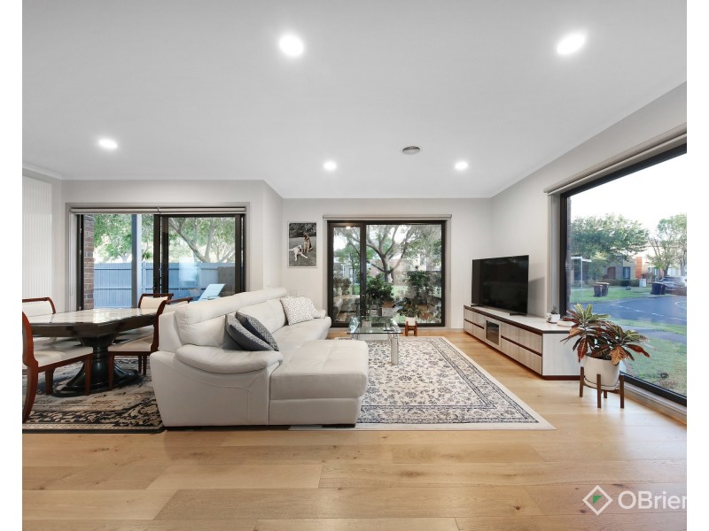 24 St Andrews Drive, Heatherton VIC 3202