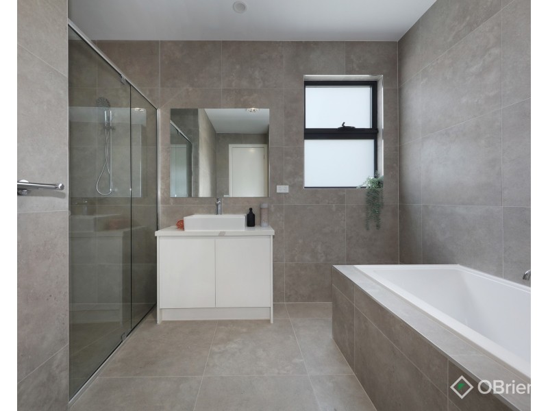 1/16 Railway Crescent, Bentleigh VIC 3204