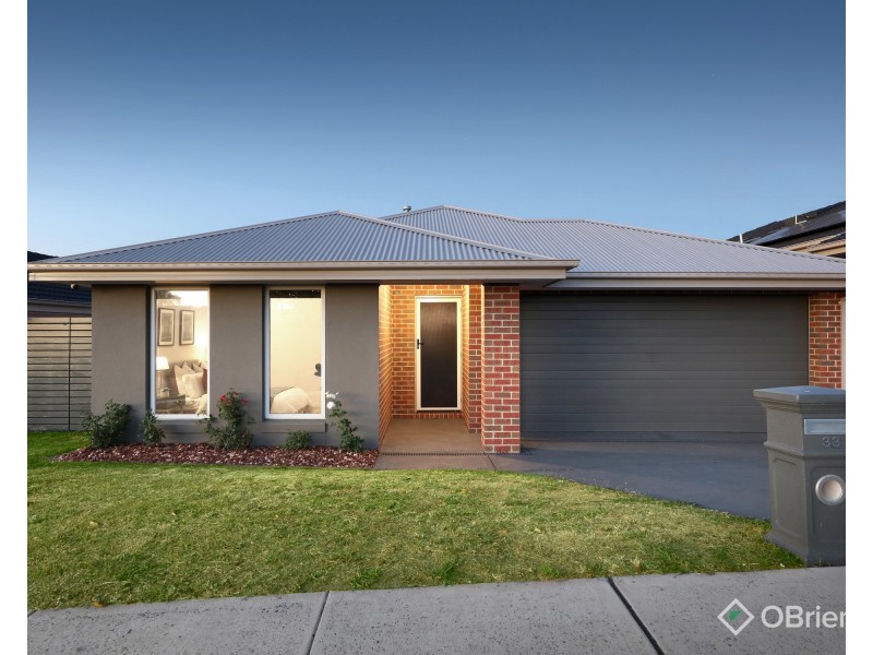 33 Babylon Crescent, Clyde North VIC 3978