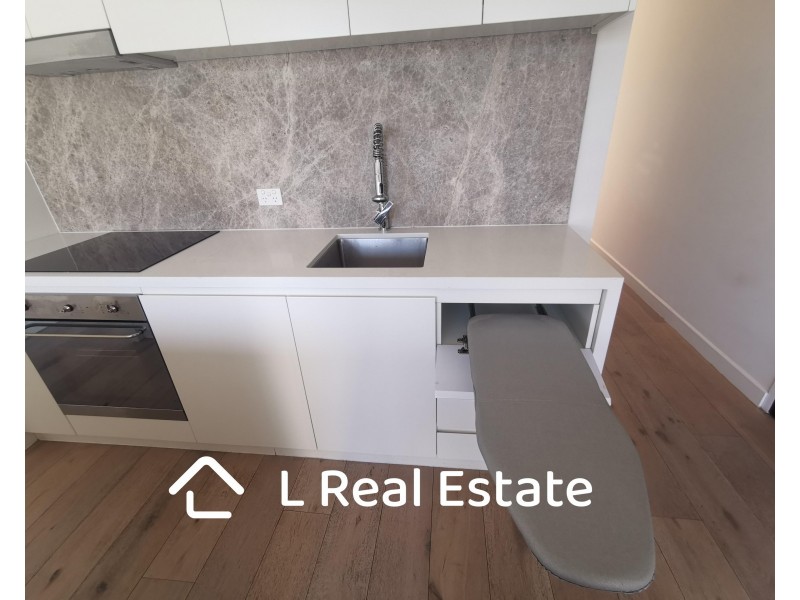 212/33 Racecourse Rd, North Melbourne VIC 3051