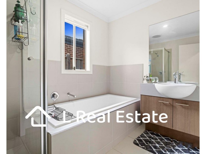 55 Stoneyfell Road, Point Cook VIC 3030