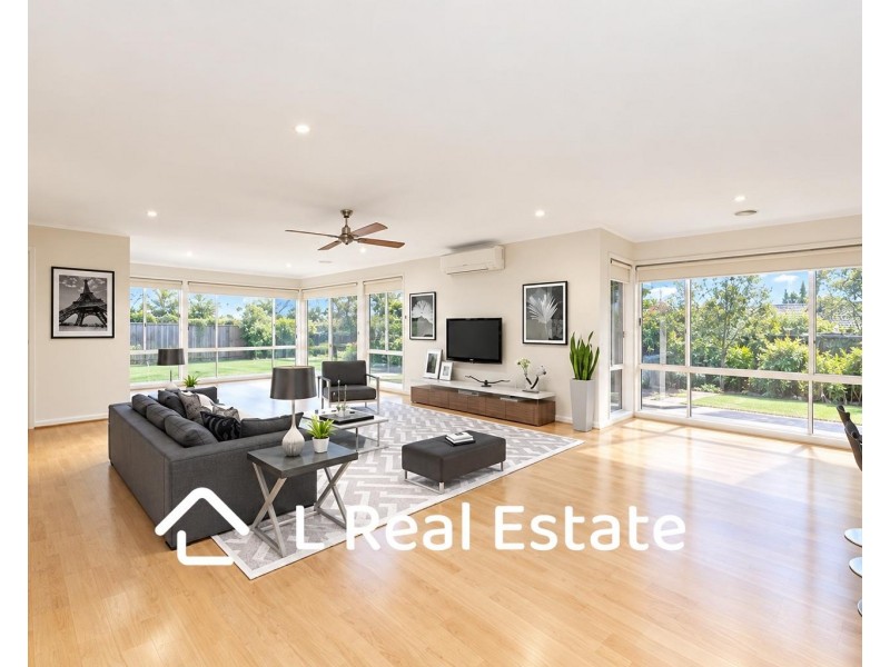 17 Waradgery Drive, Rowville VIC 3178