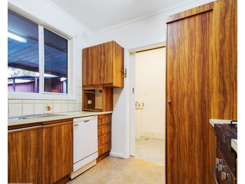 8 Bertana Road, Para Hills West SA 5096