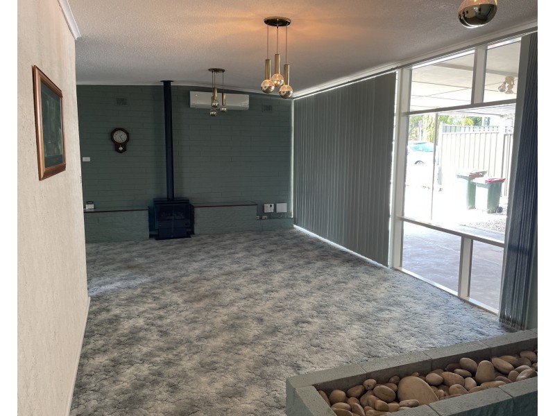 37 Frances Avenue, Para Hills SA 5096