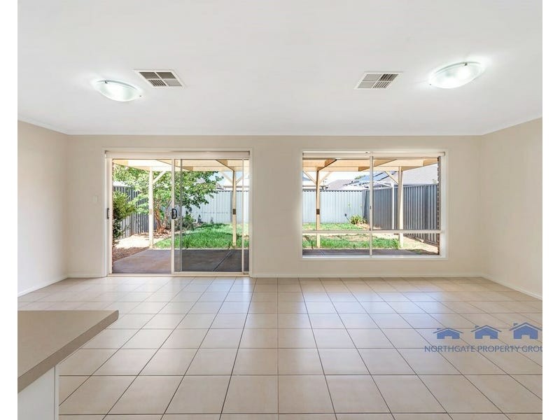 5 Oakwood Circuit, Munno Para West SA 5115