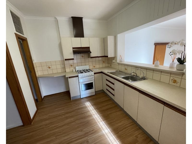 8 Liberman Road, Para Hills SA 5096