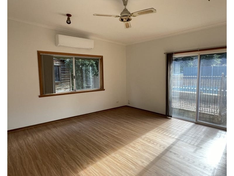 8 Liberman Road, Para Hills SA 5096