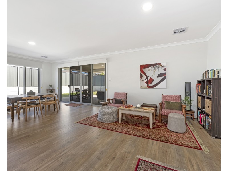 30 Lindholm Parade, Hayborough SA 5211