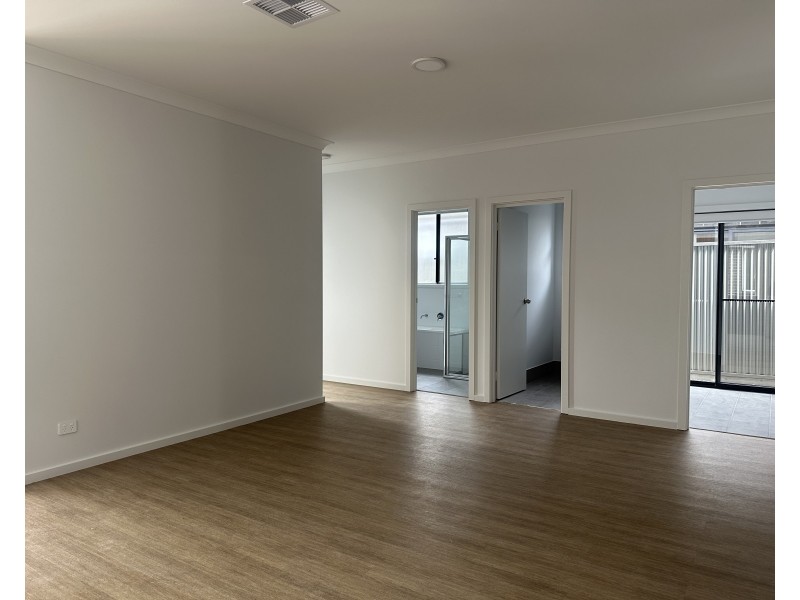 4 Raylene Court, Blakeview SA 5114