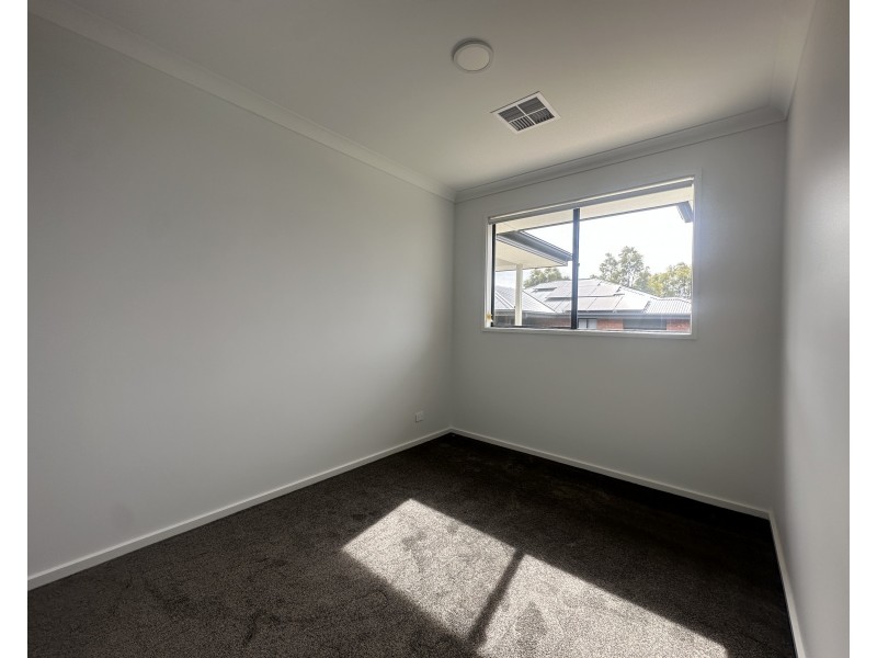 4 Raylene Court, Blakeview SA 5114