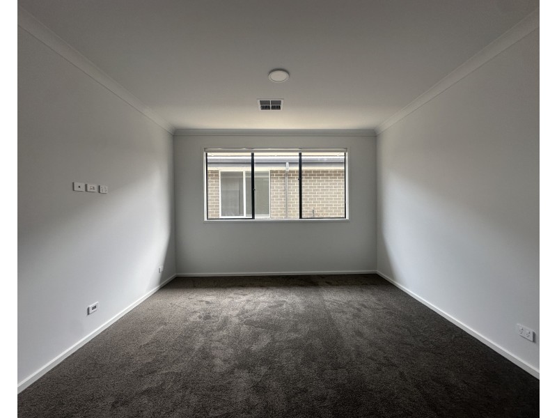 4 Raylene Court, Blakeview SA 5114