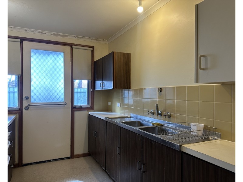 22 Kennion Crescent, Para Hills West SA 5096